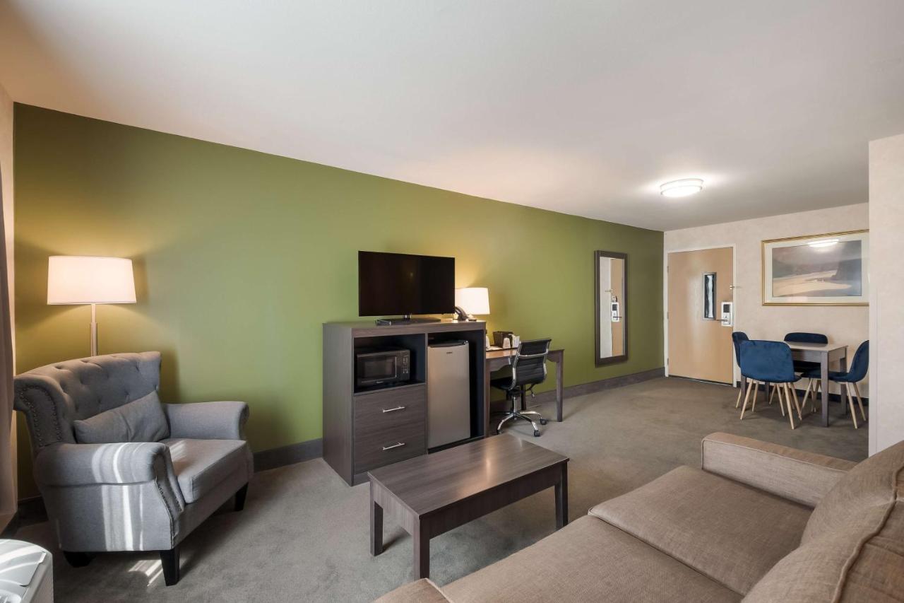 King Suite with Sofa Bed at Surestay Plus Hotel By Best Western Seatac Airport