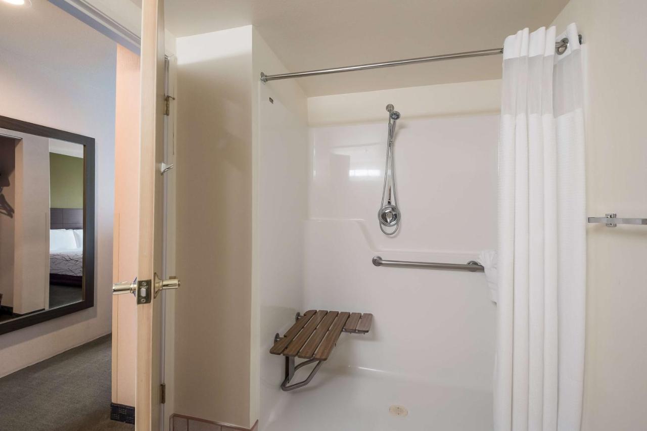 Queen Room with Roll-In Shower - Disability Access at Surestay Plus Hotel By Best Western Seatac Airport