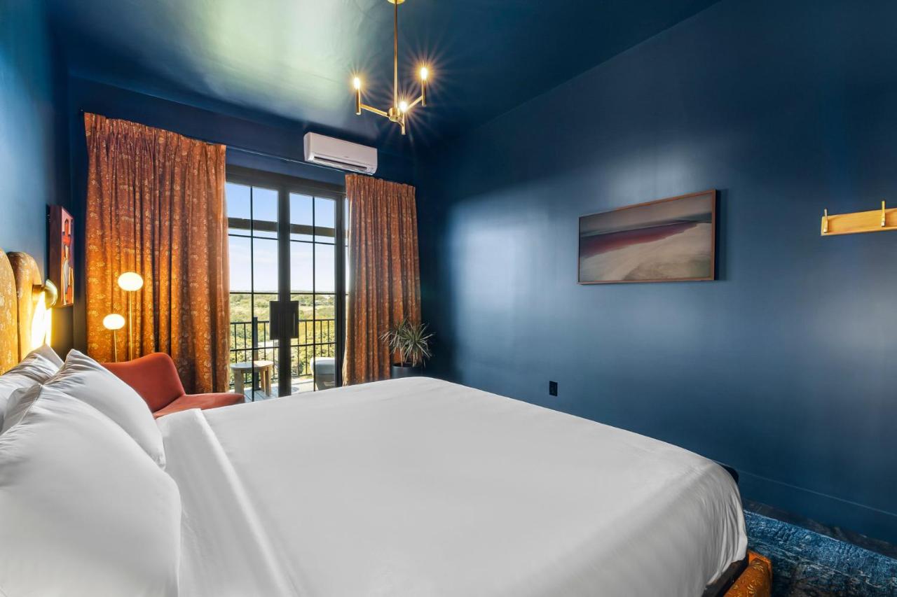 | Gruene River Inn