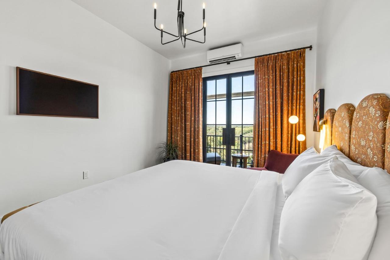 | Gruene River Inn