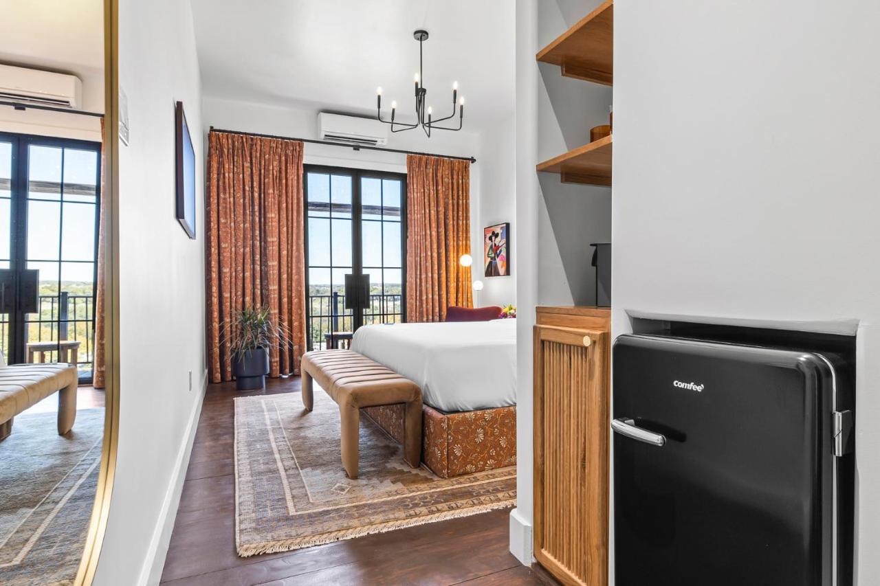 | Gruene River Inn