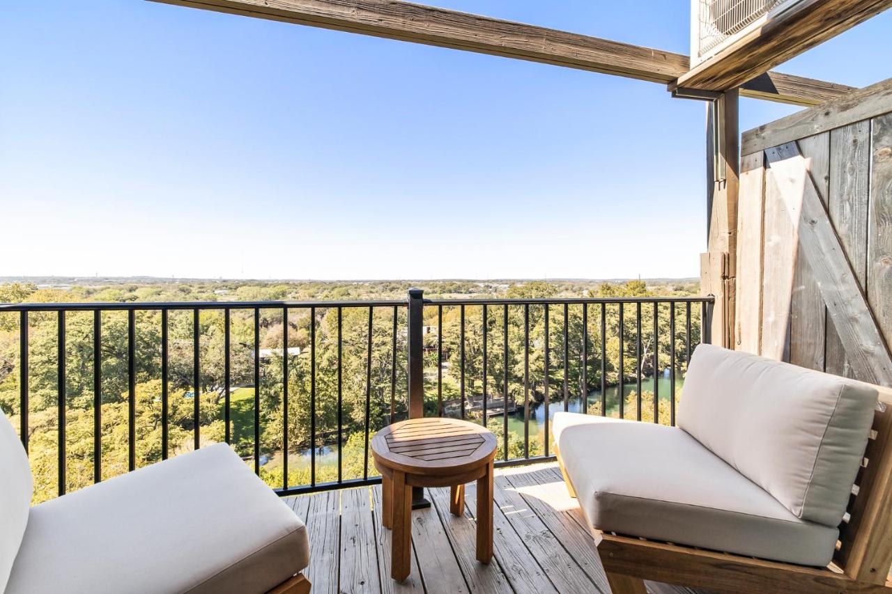  | Gruene River Inn