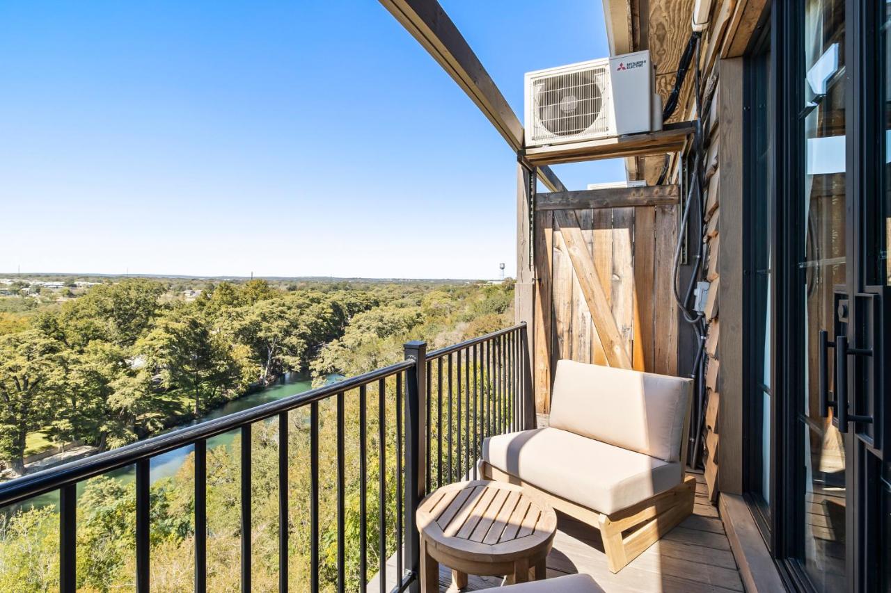 | Gruene River Inn