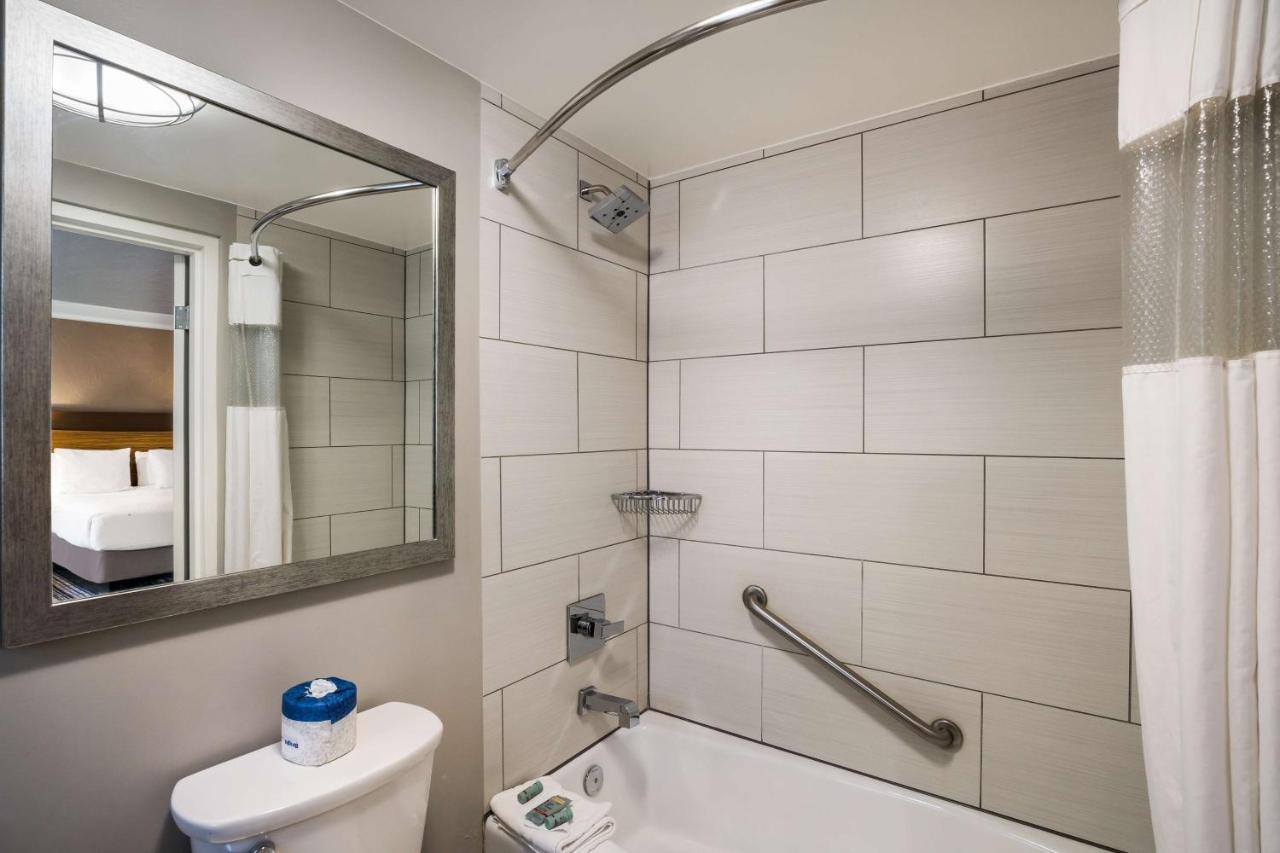 Queen Suite at Best Western Antlers at Glenwood Springs