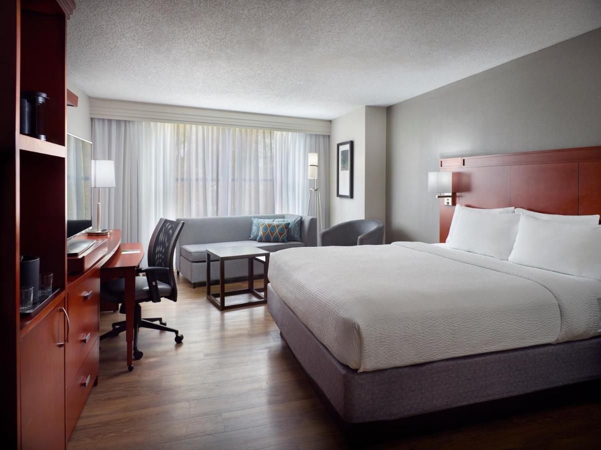 King Guest Room with Sofa Bed at Courtyard Atlanta Decatur Downtown/Emory