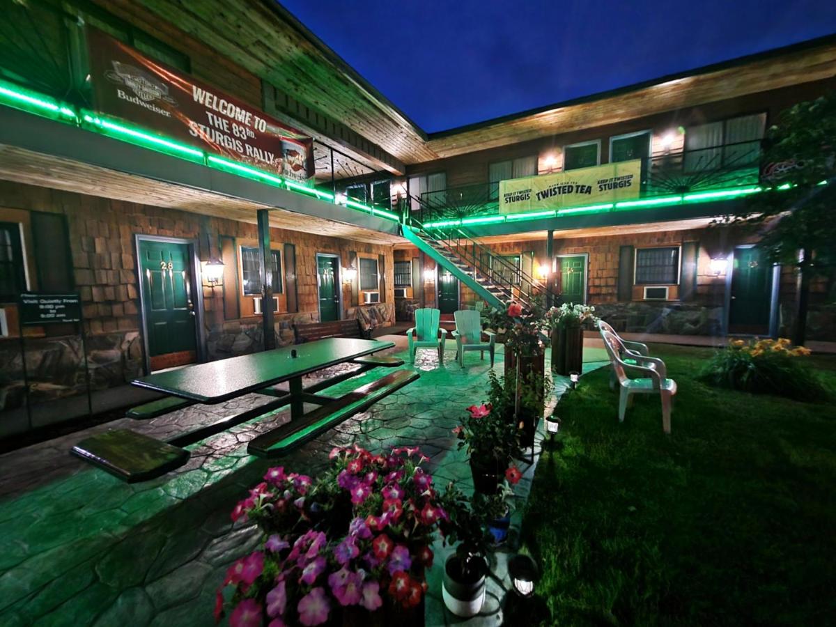  | Cedar Wood Inn