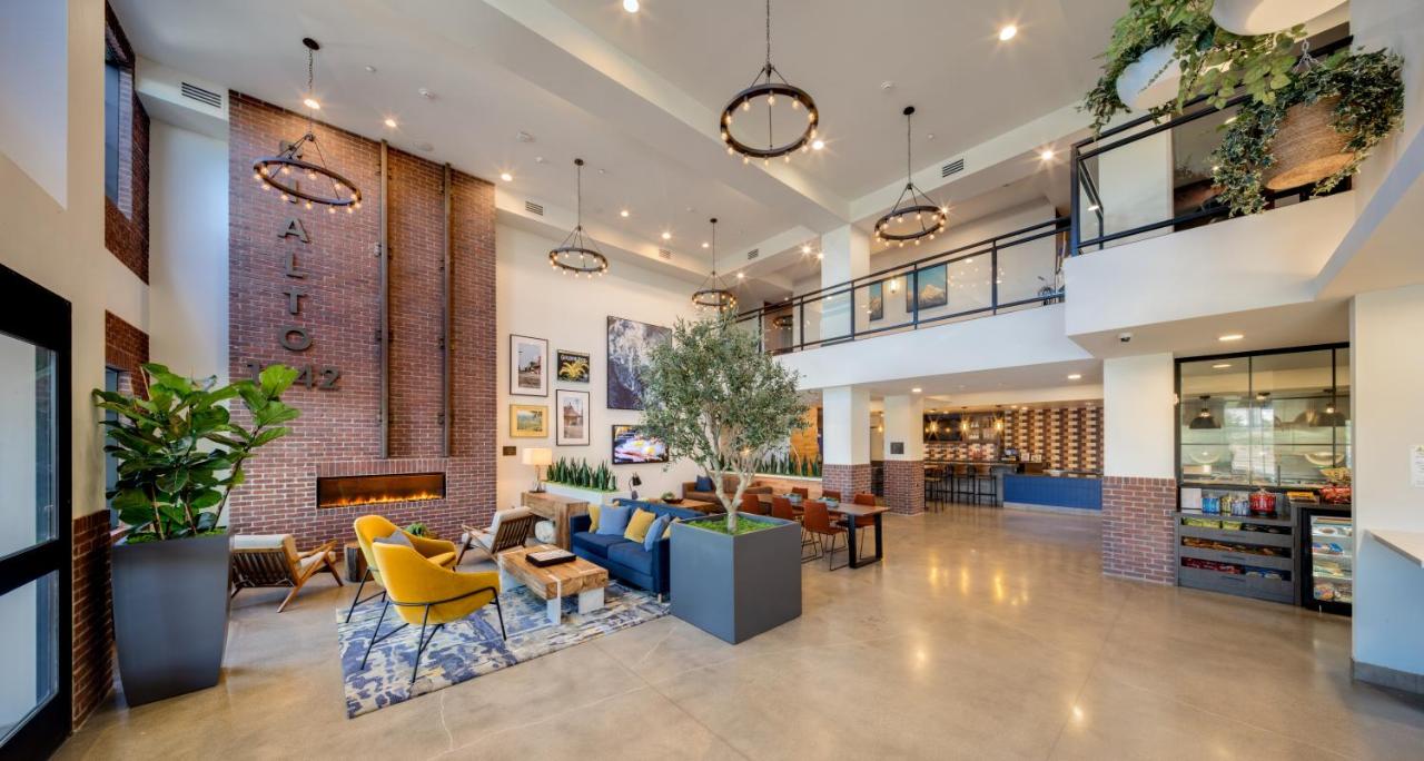 | Ayres Hotel Rialto Fontana