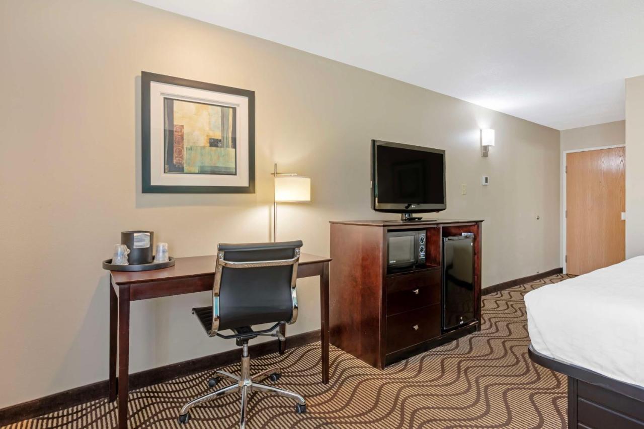 King Room - Non-Smoking at Best Western Plus Lonoke Hotel