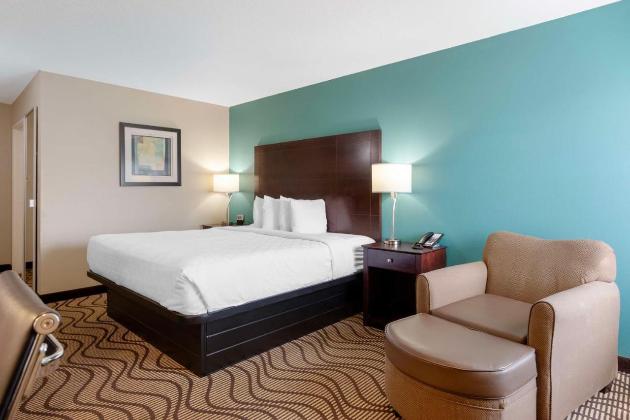King Room - Non-Smoking at Best Western Plus Lonoke Hotel