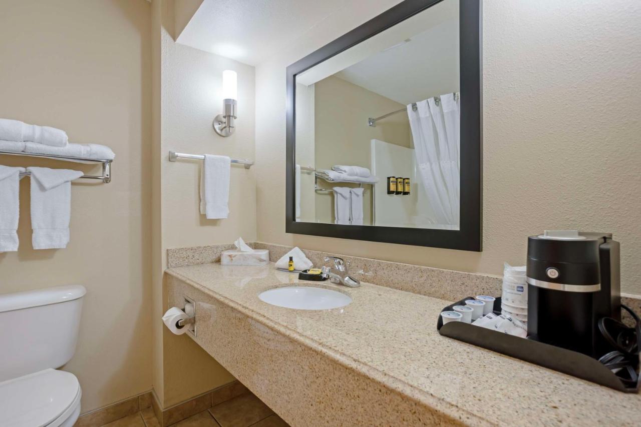 King Room - Non-Smoking at Best Western Plus Lonoke Hotel