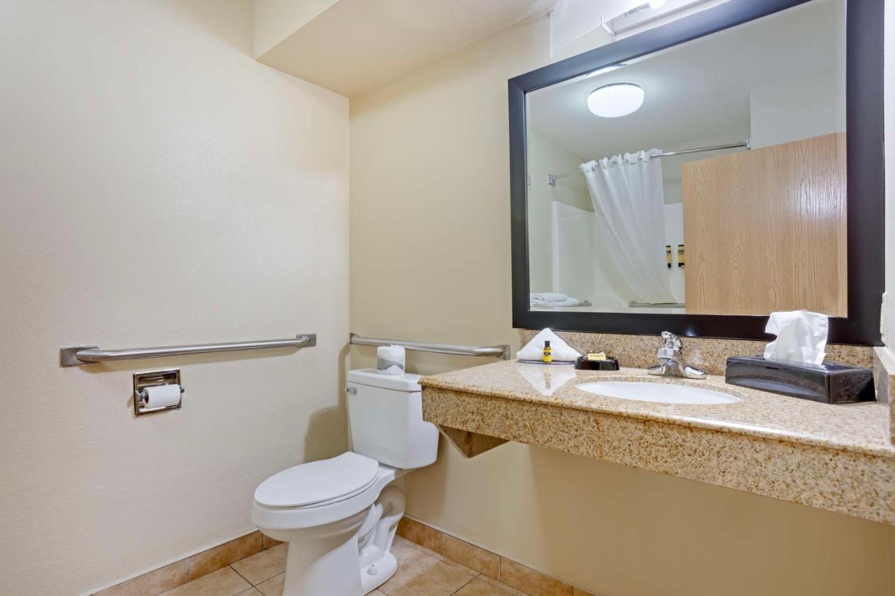 Queen Room with Two Queen Beds - Disability Access/Non-Smoking at Best Western Plus Lonoke Hotel