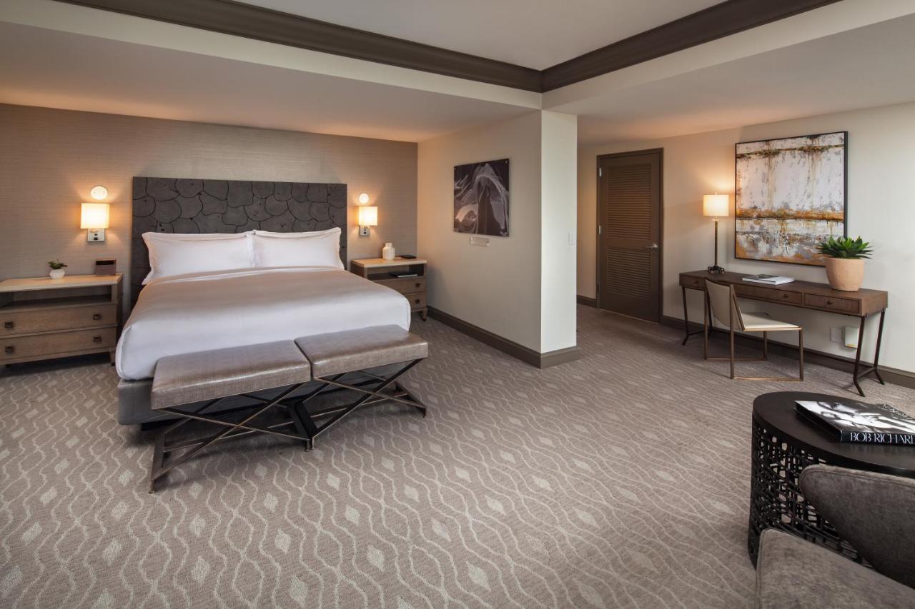 Phoenician Suite, 1 Bedroom Suite, 1 King, Pool view at The Phoenician, a Luxury Collection Resort, Scottsdale