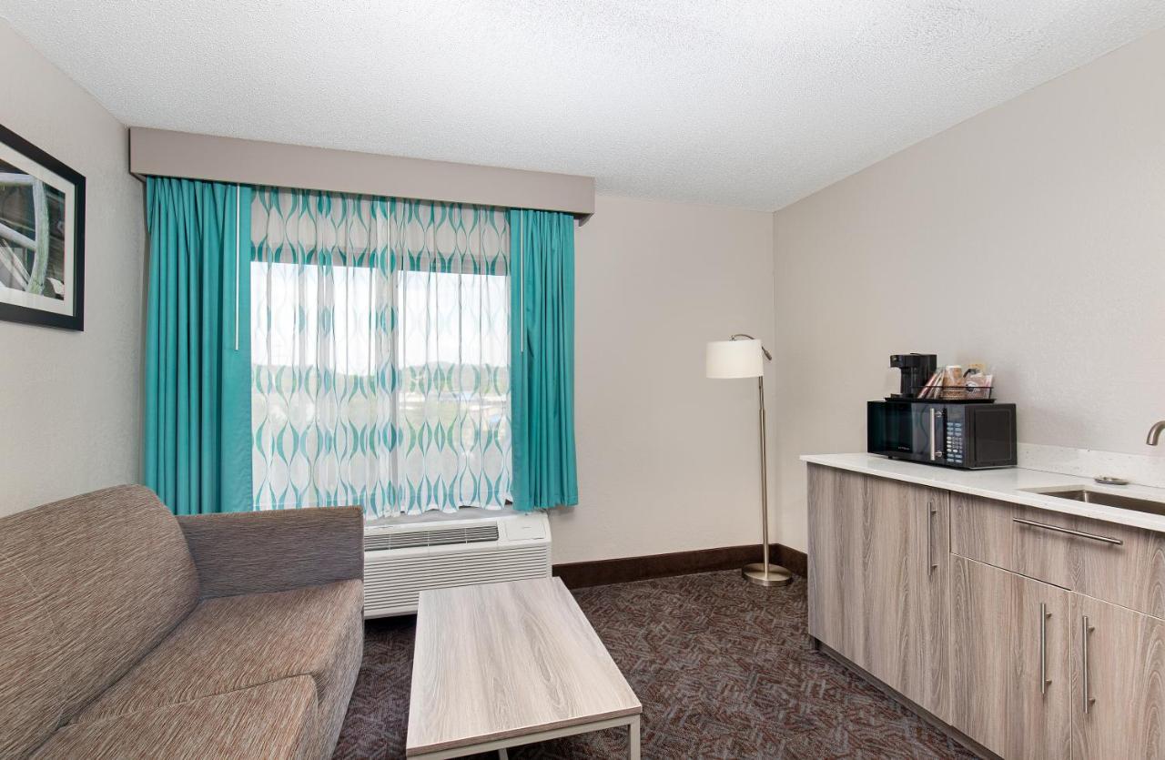 Executive King Room - Non-Smoking at La Quinta Inn & Suites by Wyndham Pigeon Forge-Dollywood