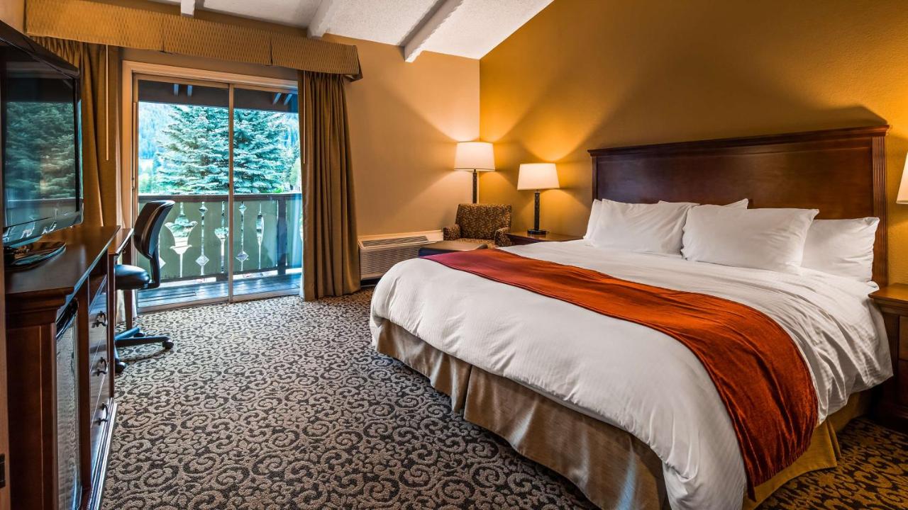 King Room with Mountain View - Non-Smoking at Best Western Tyrolean Lodge