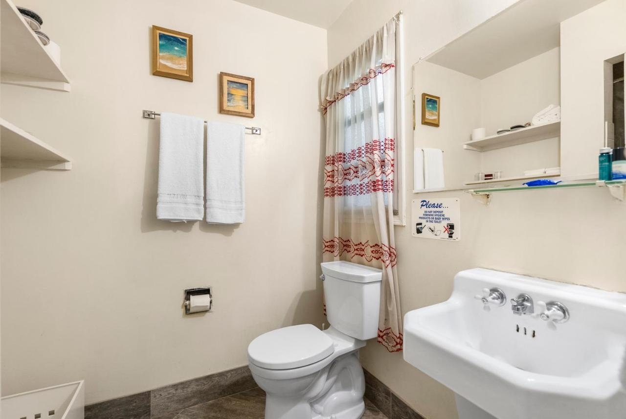 Triple Room at Harry's Man Cave: The New Star Motel Experience