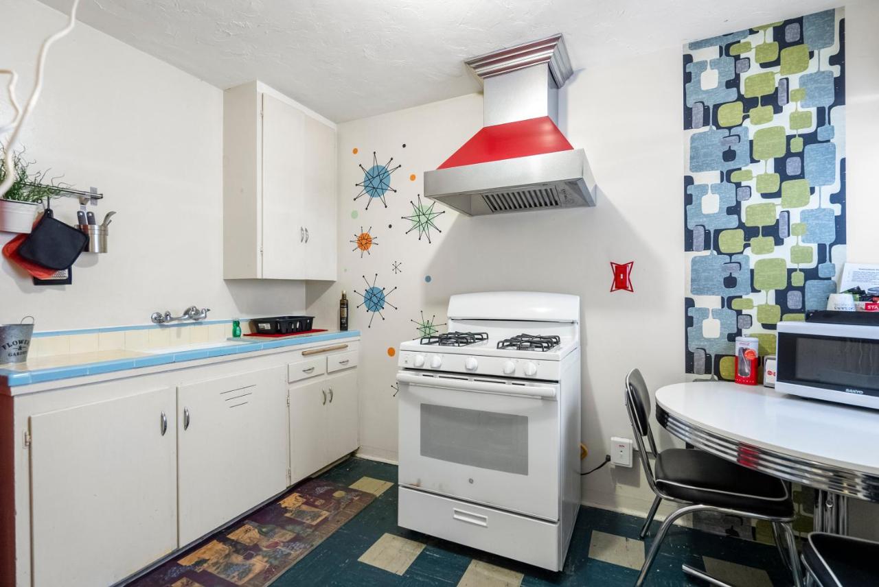 Studio at Harry's Man Cave: The New Star Motel Experience