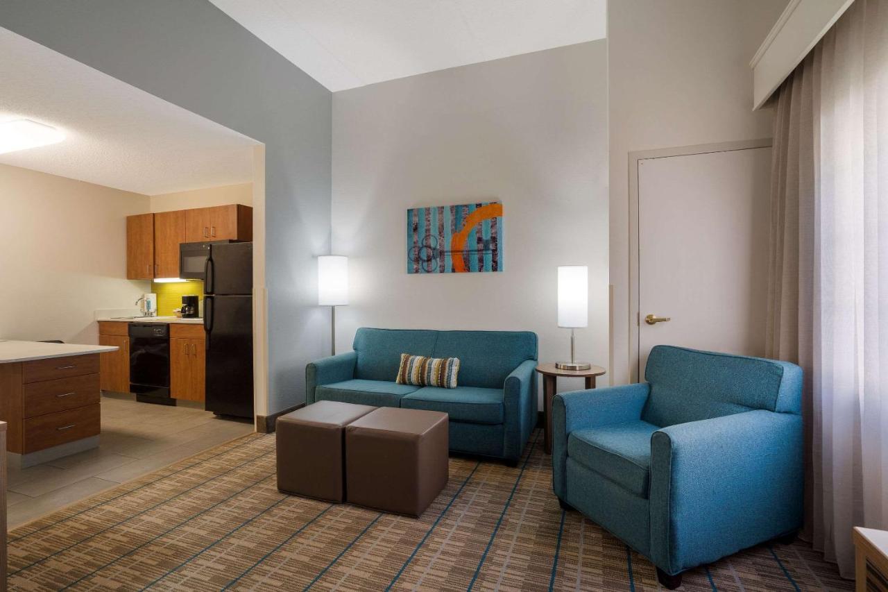 King Suite - Non-Smoking at MainStay Suites Wilmington - University Area