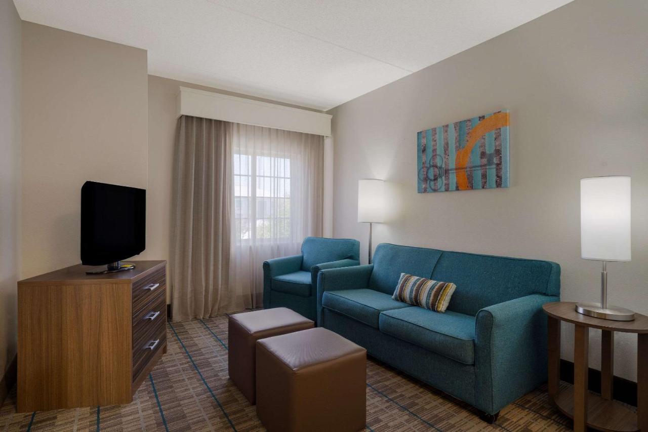 Queen Suite - Non-Smoking at MainStay Suites Wilmington - University Area