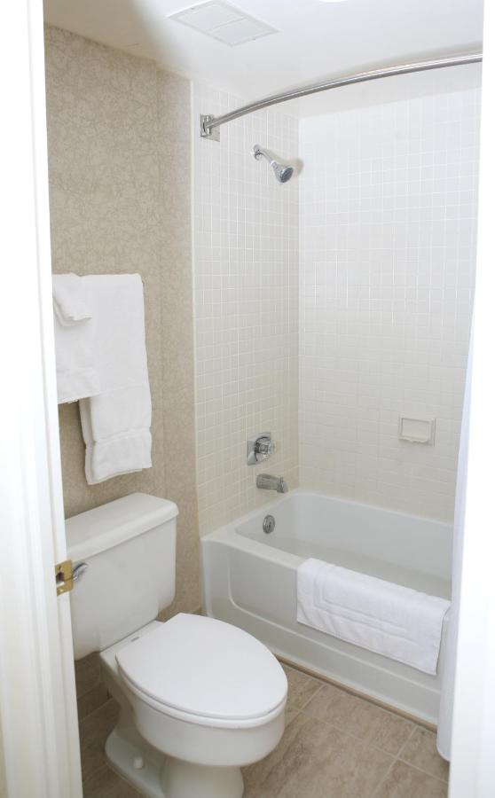 | Senate Luxury Suites