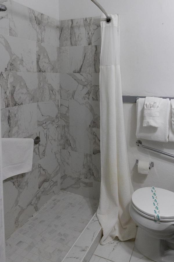 | Hunter Arms Hotel