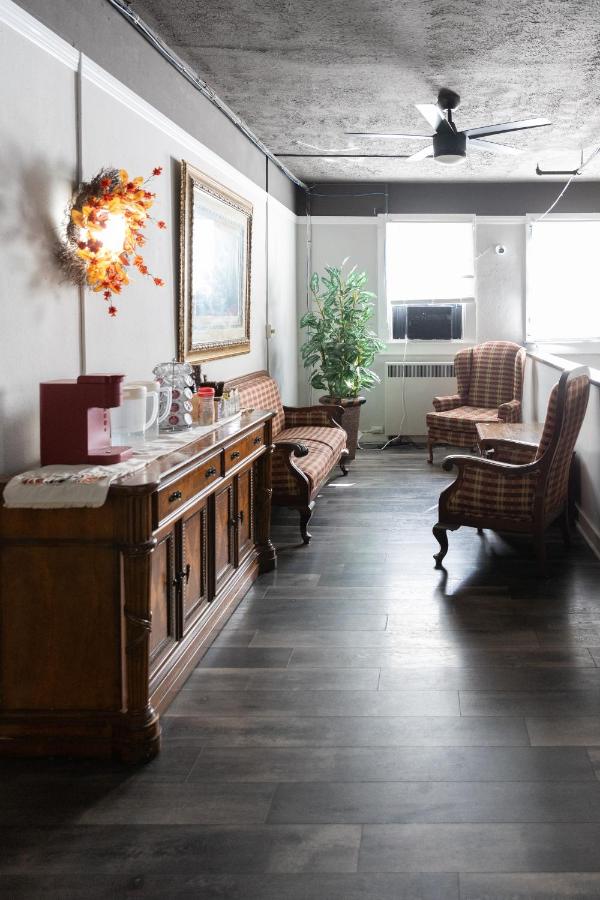 | Hunter Arms Hotel