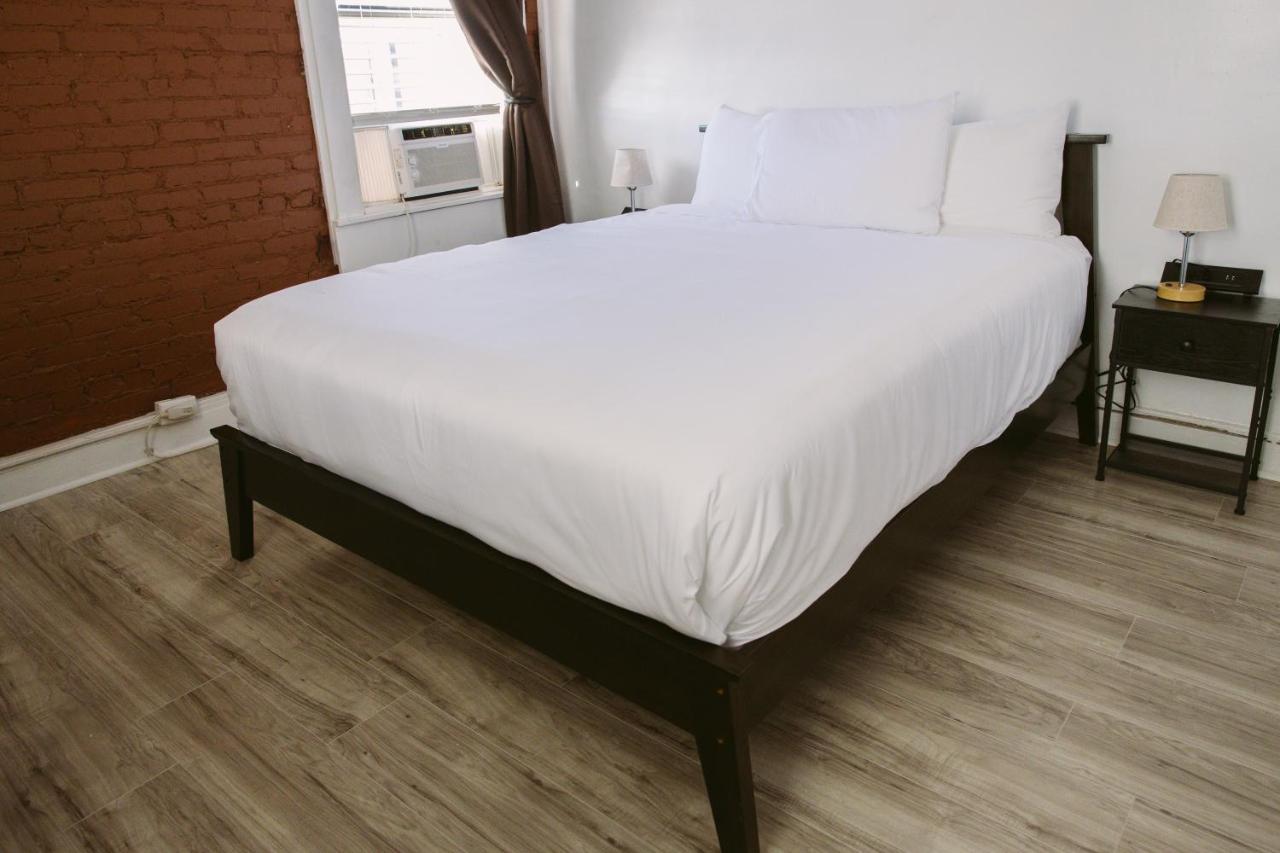 | Hunter Arms Hotel