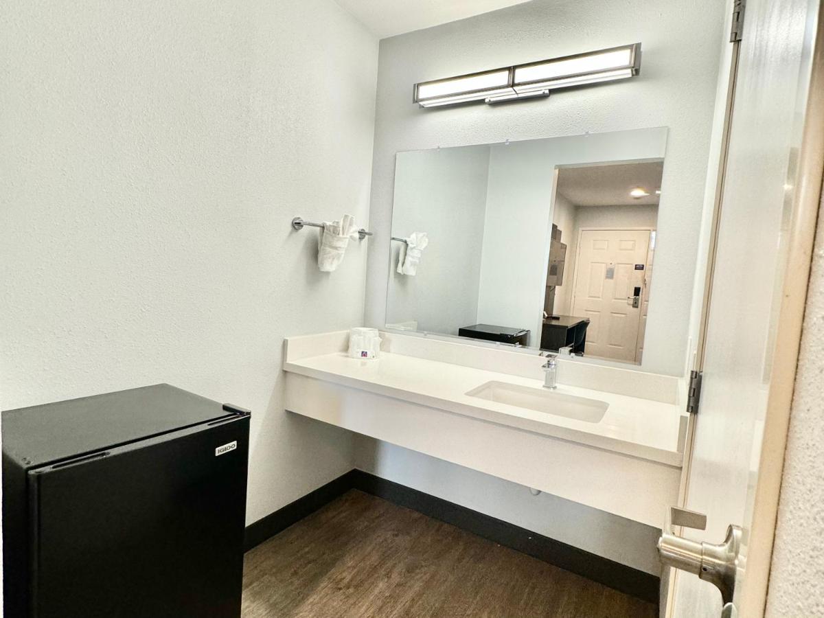 | Motel 6-Bellflower, CA - Los Angeles