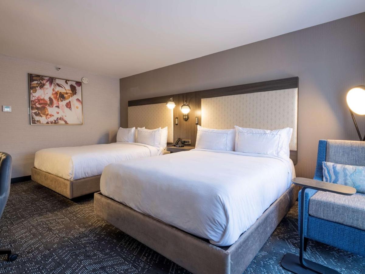 | Premiere Suites