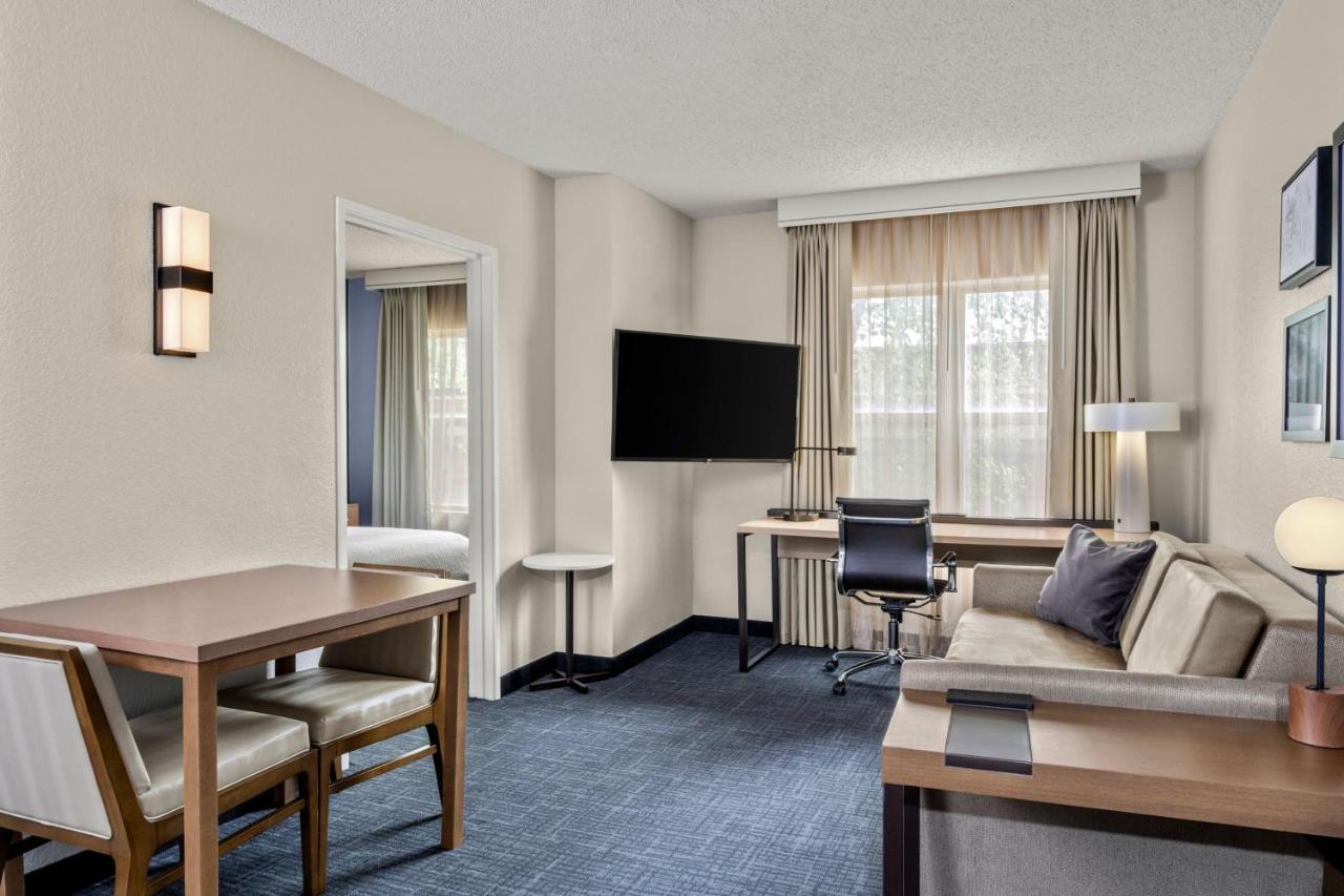 One-Bedroom Queen Suite with Sofa Bed at Residence Inn by Marriott Chicago Naperville/Warrenville