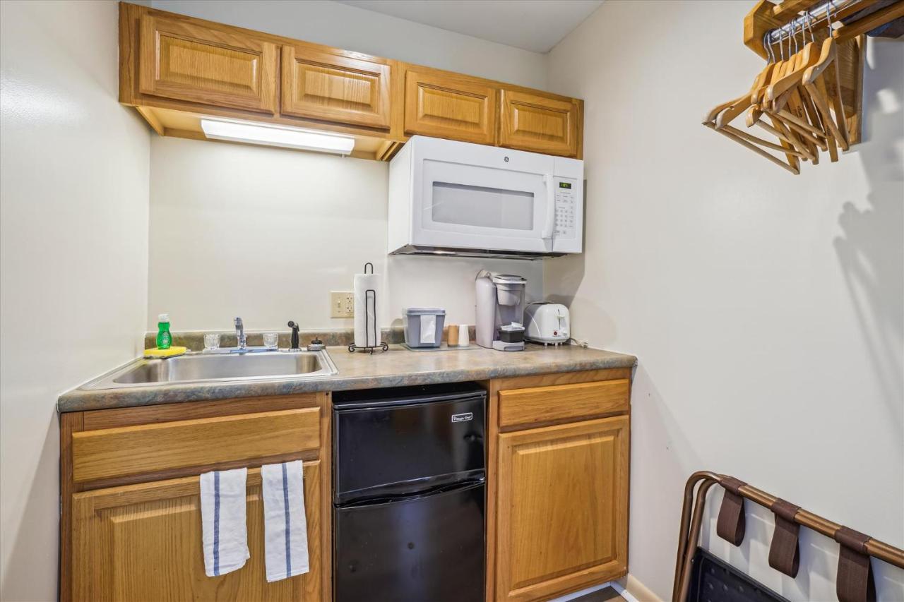 | Deluxe Two Bedroom Suite on the 1st floor outdoor heated pool 10708