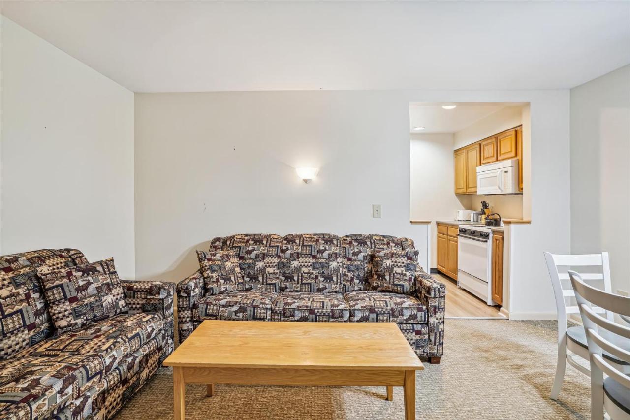 | Deluxe Two Bedroom Suite on the 1st floor outdoor heated pool 10708
