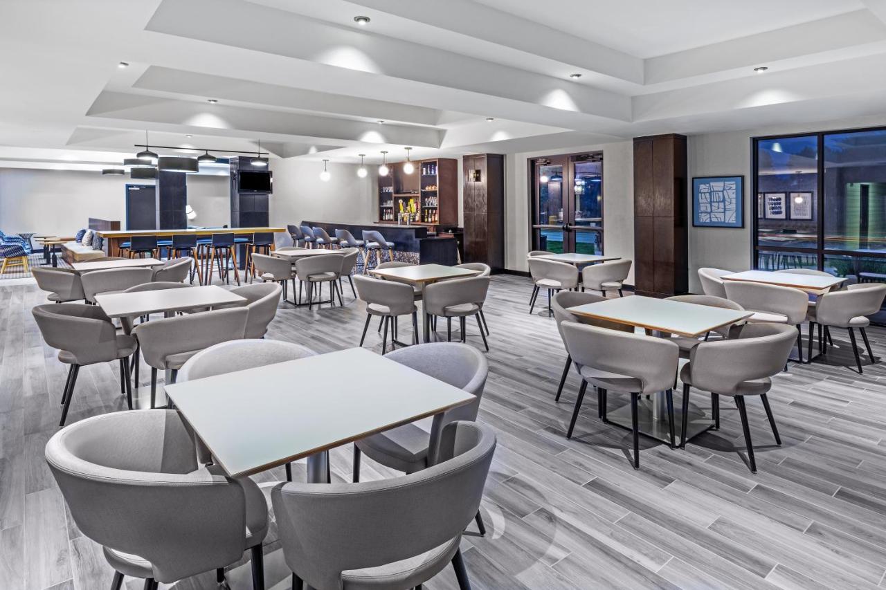 | Holiday Inn & Suites Stillwater-University West, an IHG Hotel
