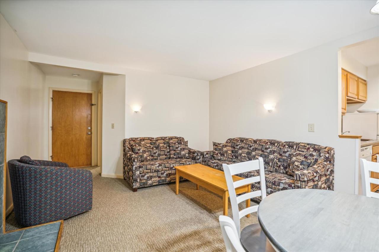  | Cedarbrook Queen Suite 108