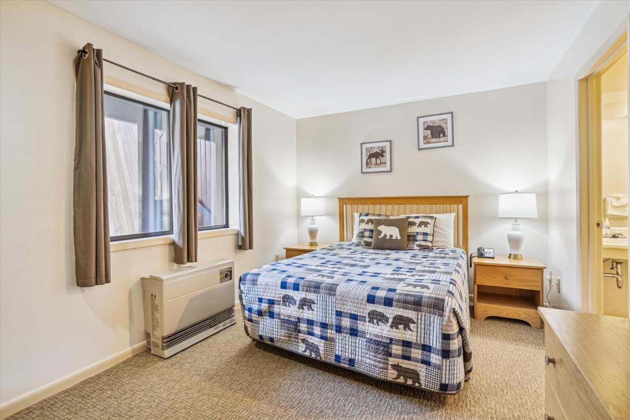 | Cedarbrook Queen Suite 108