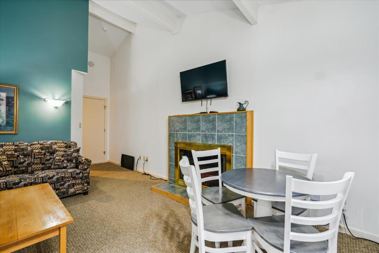  | Cedarbrook Queen Suite 109