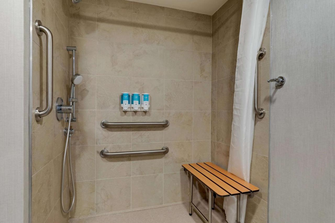 | Drury Inn & Suites St Joseph