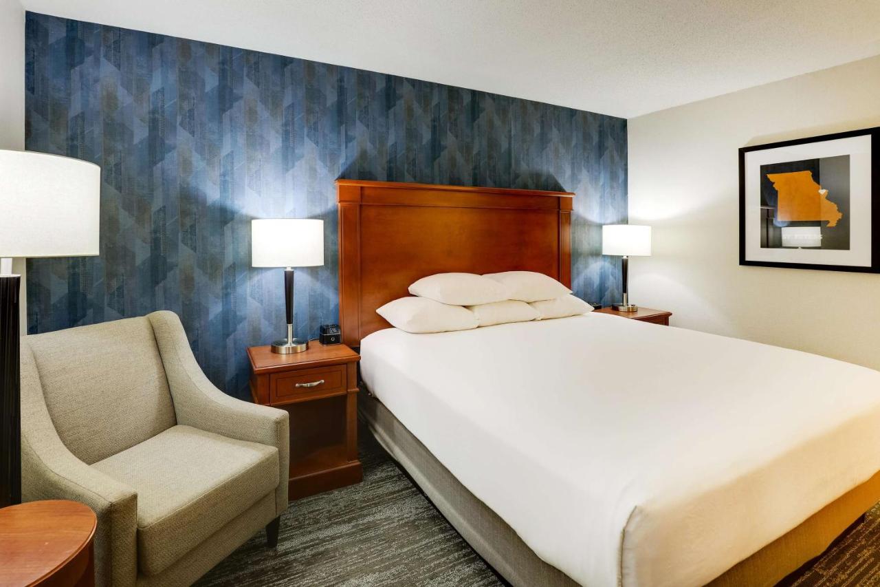 | Drury Inn & Suites St. Louis St. Peters