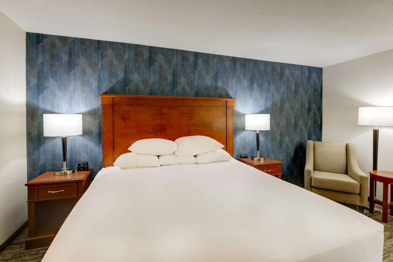 | Drury Inn & Suites St. Louis St. Peters