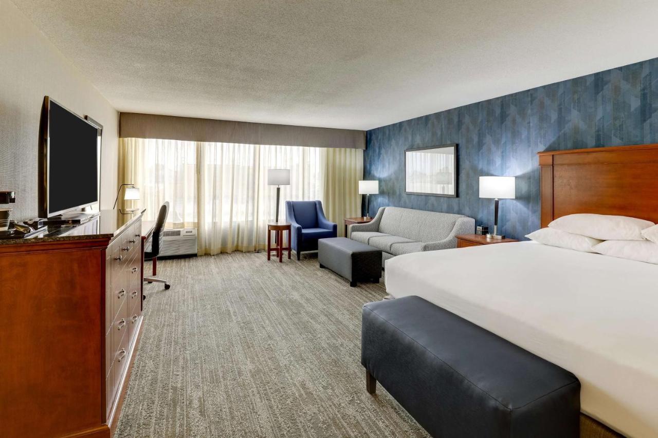 | Drury Inn & Suites St. Louis St. Peters