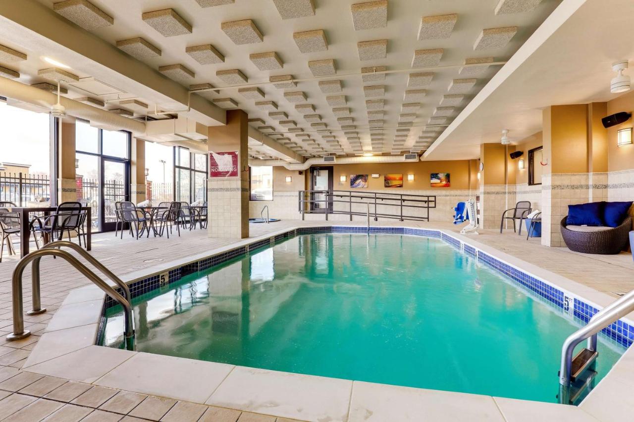 | Drury Inn & Suites St. Louis St. Peters