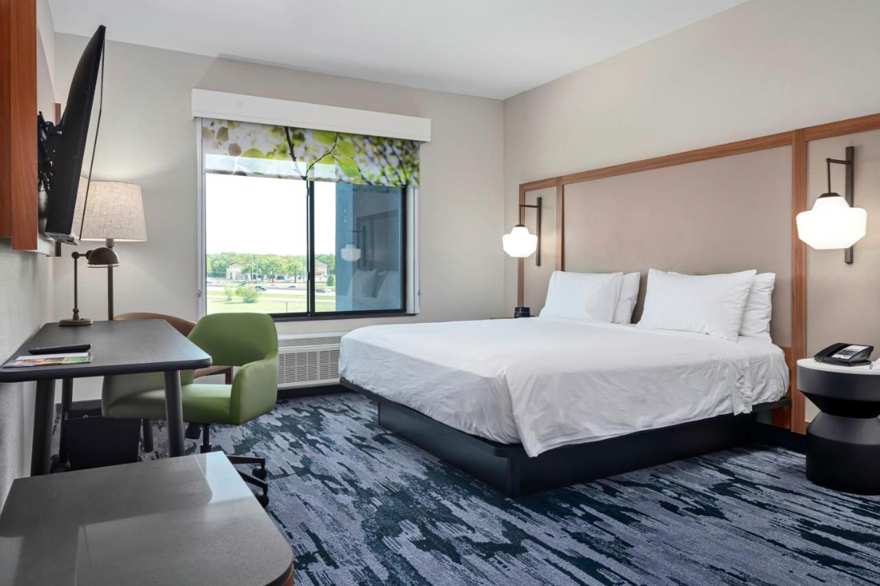 | Fairfield by Marriott Inn & Suites Corinth I-35
