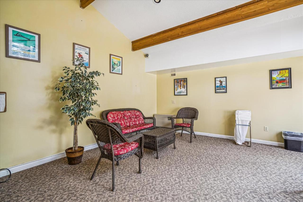 | Cedarbrook Standard Hotel Room 201