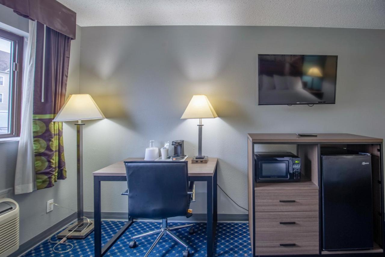 King Room with Two King Beds - Non-Smoking at Super 8 by Wyndham Rockford I-90/Casino District