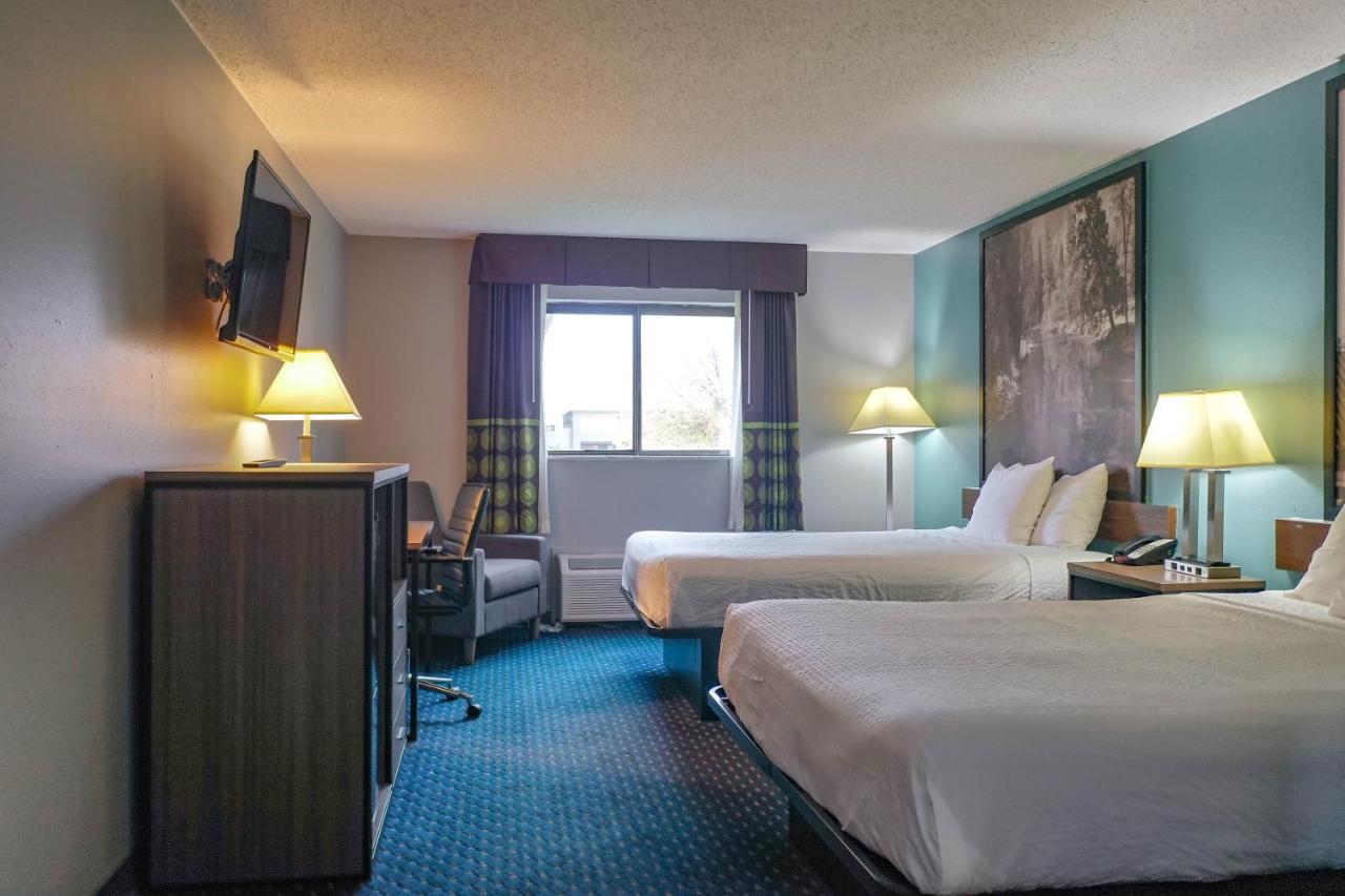 Queen Room with Two Queen Beds - Non-Smoking at Super 8 by Wyndham Rockford I-90/Casino District
