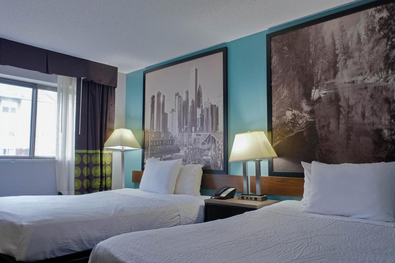 Queen Room with Two Queen Beds - Mobility Access/Non-Smoking at Super 8 by Wyndham Rockford I-90/Casino District