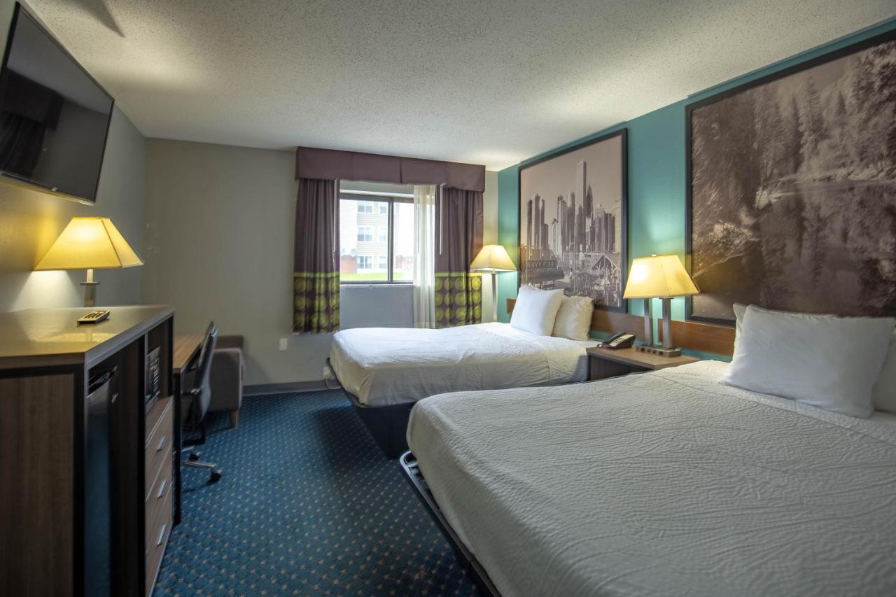 Queen Room with Two Queen Beds - Mobility Access/Non-Smoking at Super 8 by Wyndham Rockford I-90/Casino District