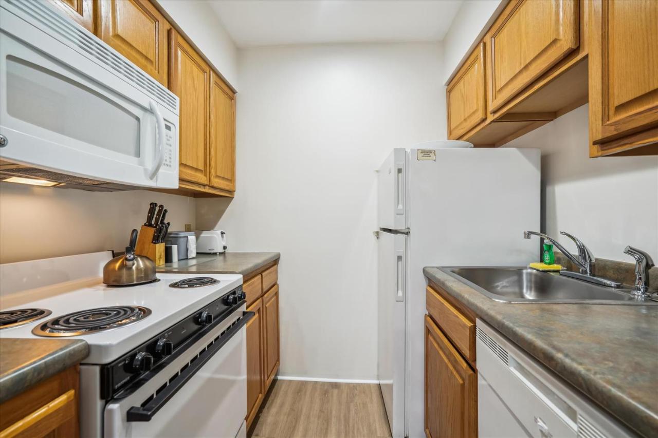 | Deluxe Two Bedroom Suite on 2nd floor with outdoor heated pool 20708