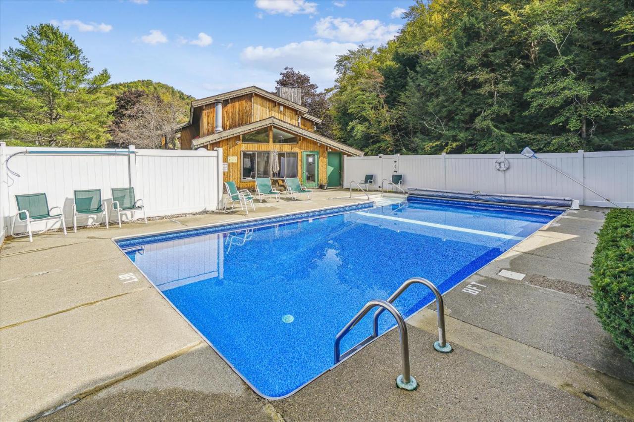 | Deluxe Two Bedroom Suite on 2nd floor with outdoor heated pool 20708