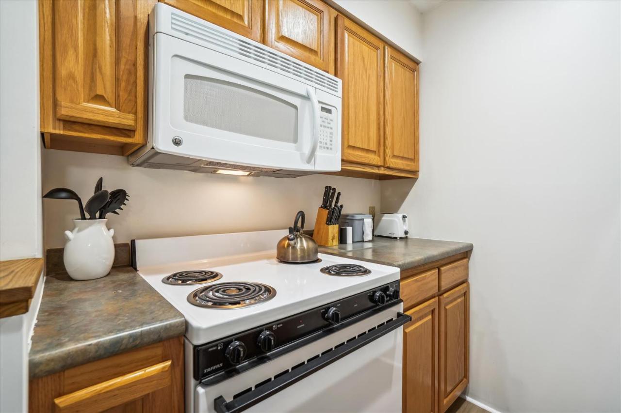 | Deluxe One bedroom Queen Suite on the 2nd floor with outdoor heated pool 209