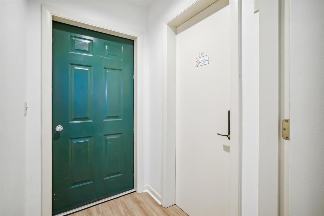 | Deluxe One bedroom Queen Suite on the 2nd floor with outdoor heated pool 209